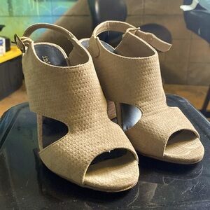 Light brown Indigo Rd heels